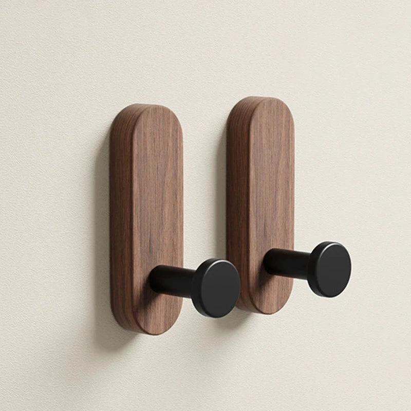 crochets muraux Le Capsulio bois noyer, aluminium design scandinave autocollant