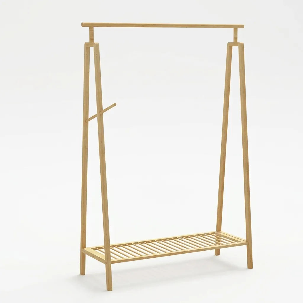 Portant Le Tringlio en bambou naturel avec étagère et patère latérale.