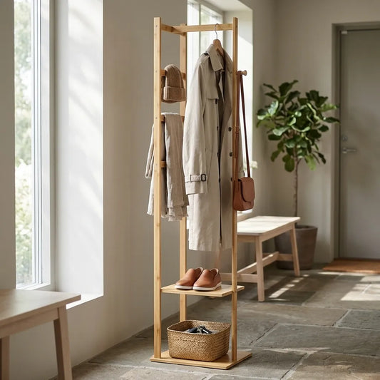 Portant à vêtements compact en bambou avec étagères - Le Towerio